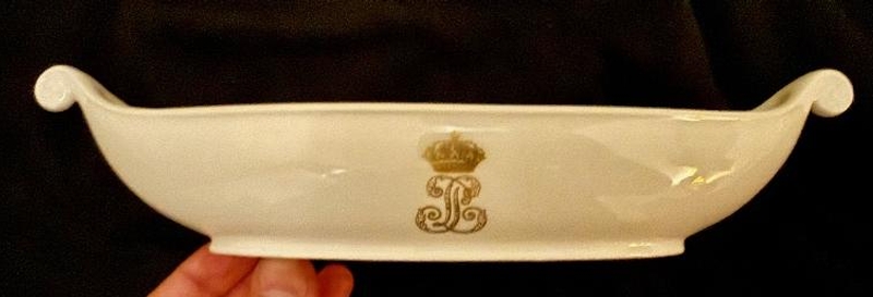 Beurrier forme navette du Service des Officiers du Grand Trianon