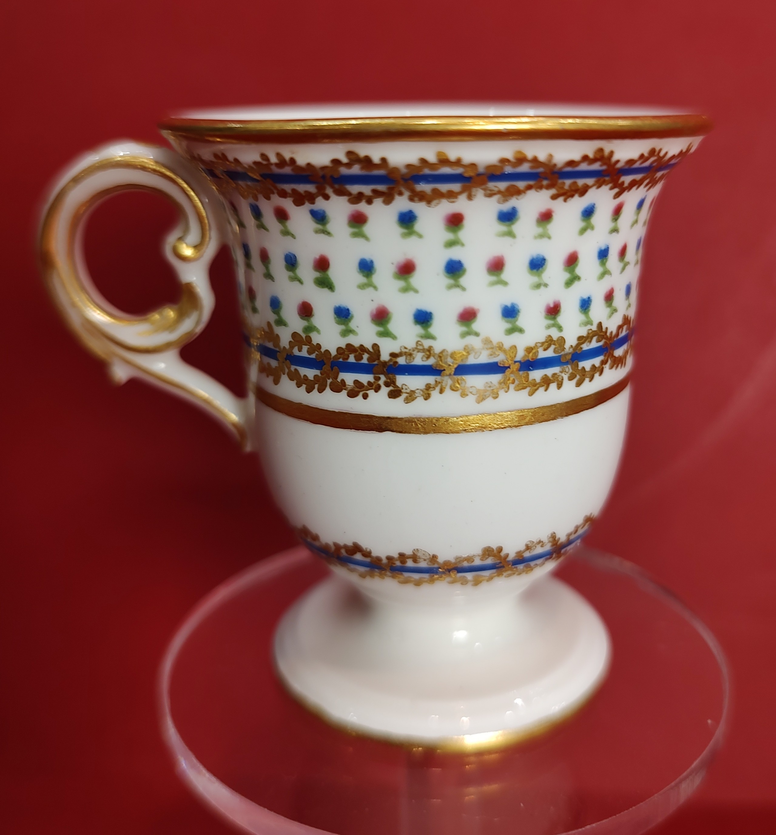 Tasse à glace provenant d'un service livré à « Mesdames en Société »