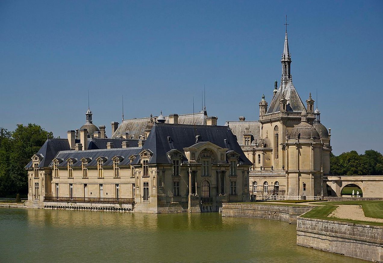 Château de Chantilly à l'occasion de la réouverture des Appartements du duc et de la duchesse d'Aumale restaurés et visite de l'exposition "La Joconde nue"