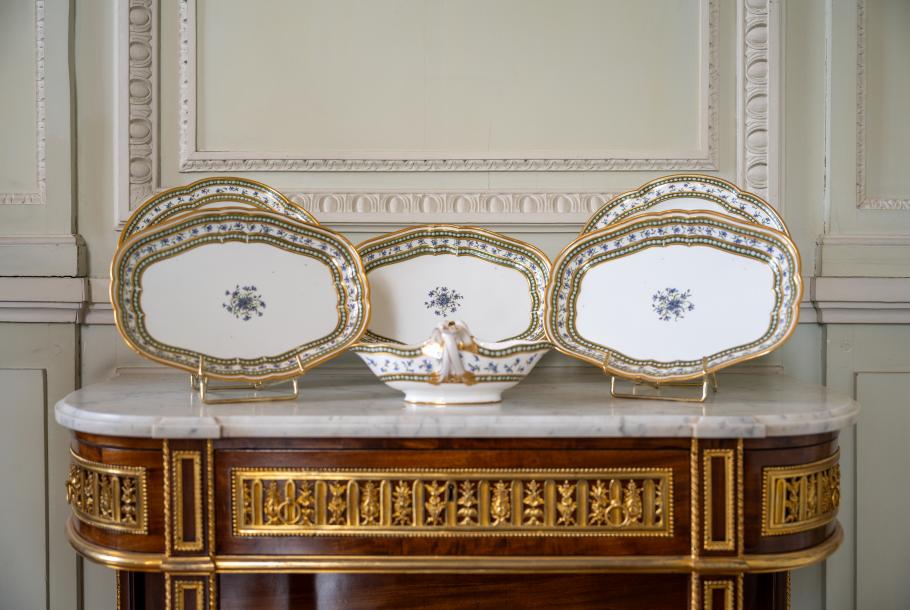 Visite : Les services en porcelaine de Sèvres en usage au Petit Trianon au XVIIIe siècle