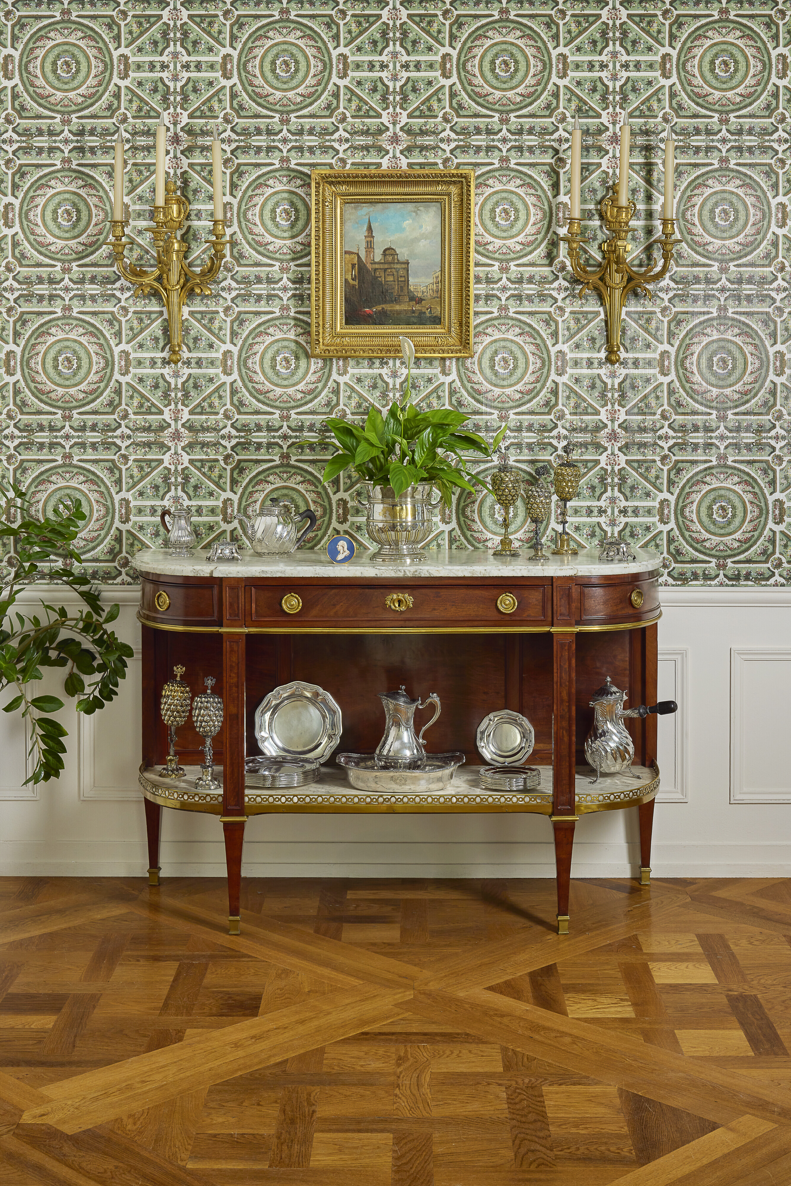Collections : incluant la succession de Françoise Lambert vendue aux profits de la Société des Amis de Versailles, et divers amateurs