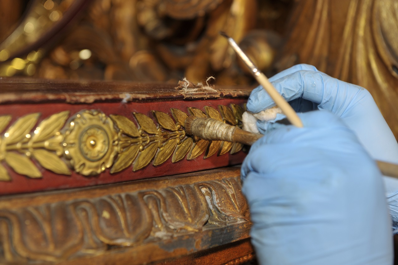 L'atelier de restauration de dorure du château de Versailles