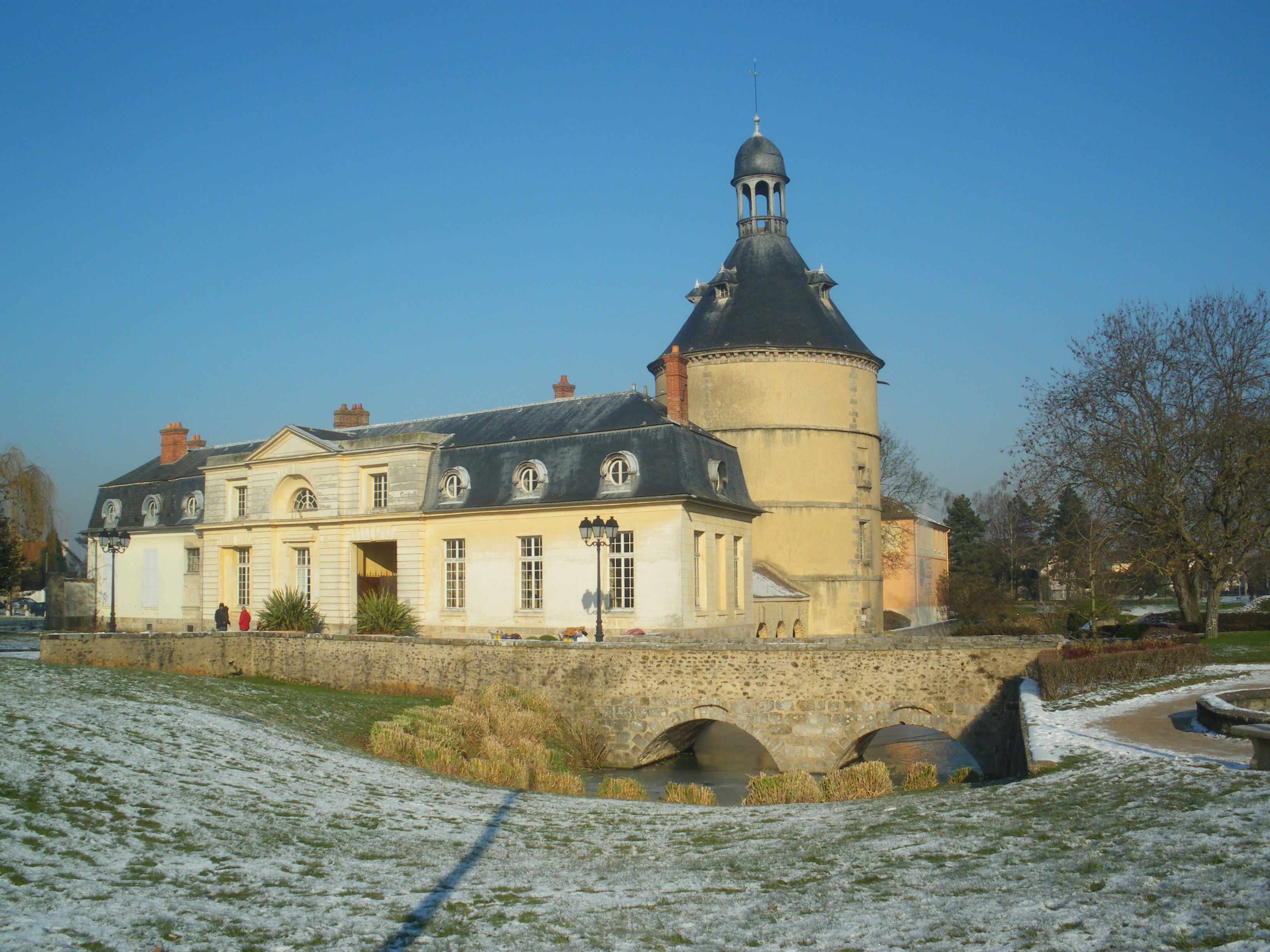 Visite : Le donjon de Sainte-Geneviève-des-Bois et ses communs