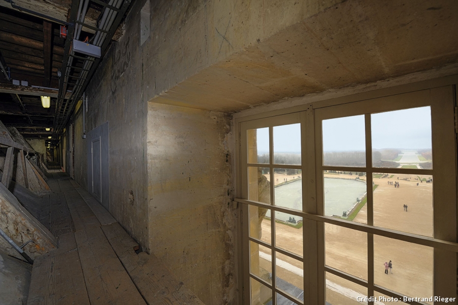 Le château de Versailles sous vos pieds et derrière les murs, de Louis XIII à nos jours